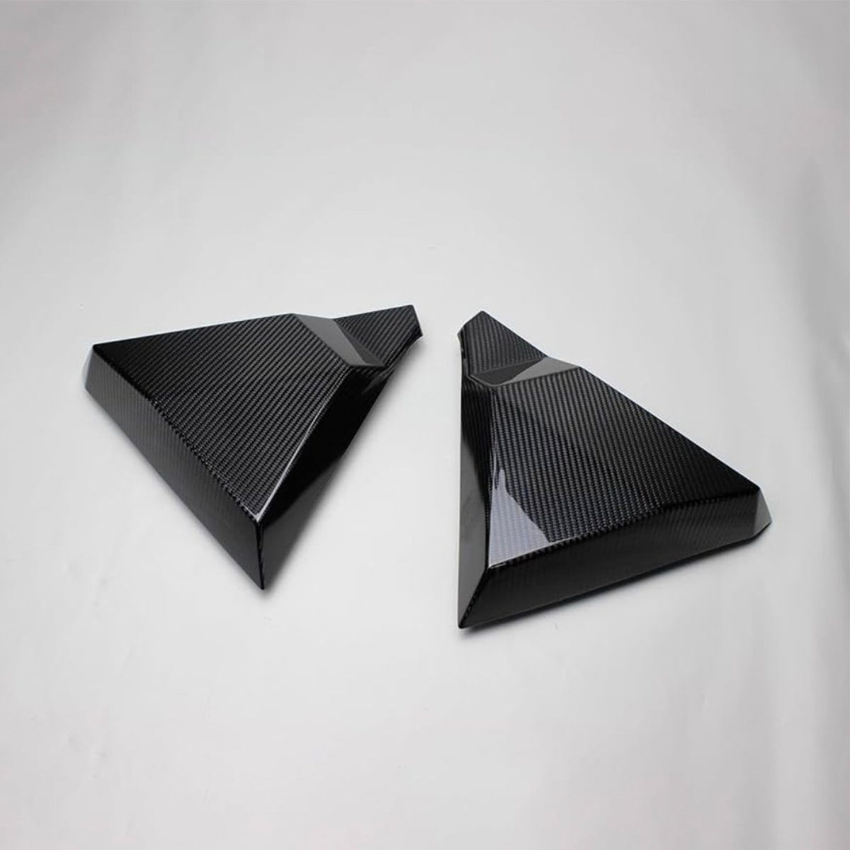 Carbon Fiber Triangular Side Cover for Harley Touring 2014–2023 - Image 4